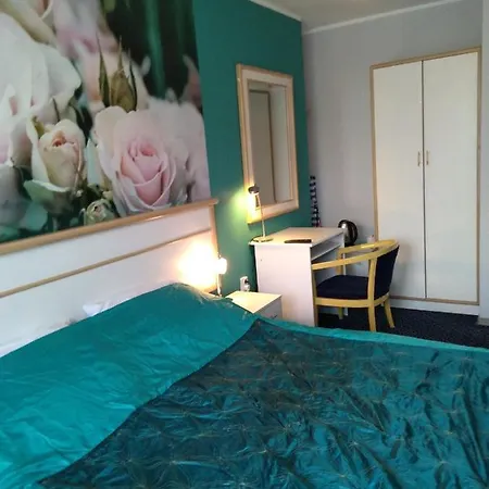 住宿加早餐酒店 Pod Roza 3*