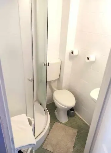 Pod Roza Bed & Breakfast 3*